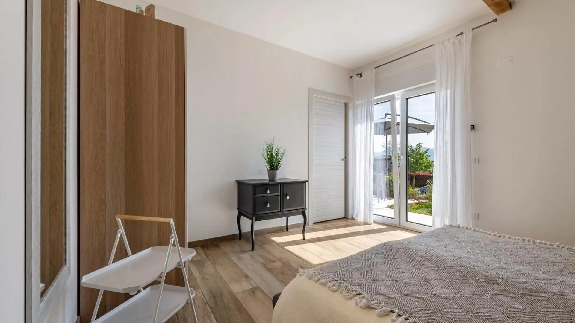Ai Colli Country View Apartment Costermano
